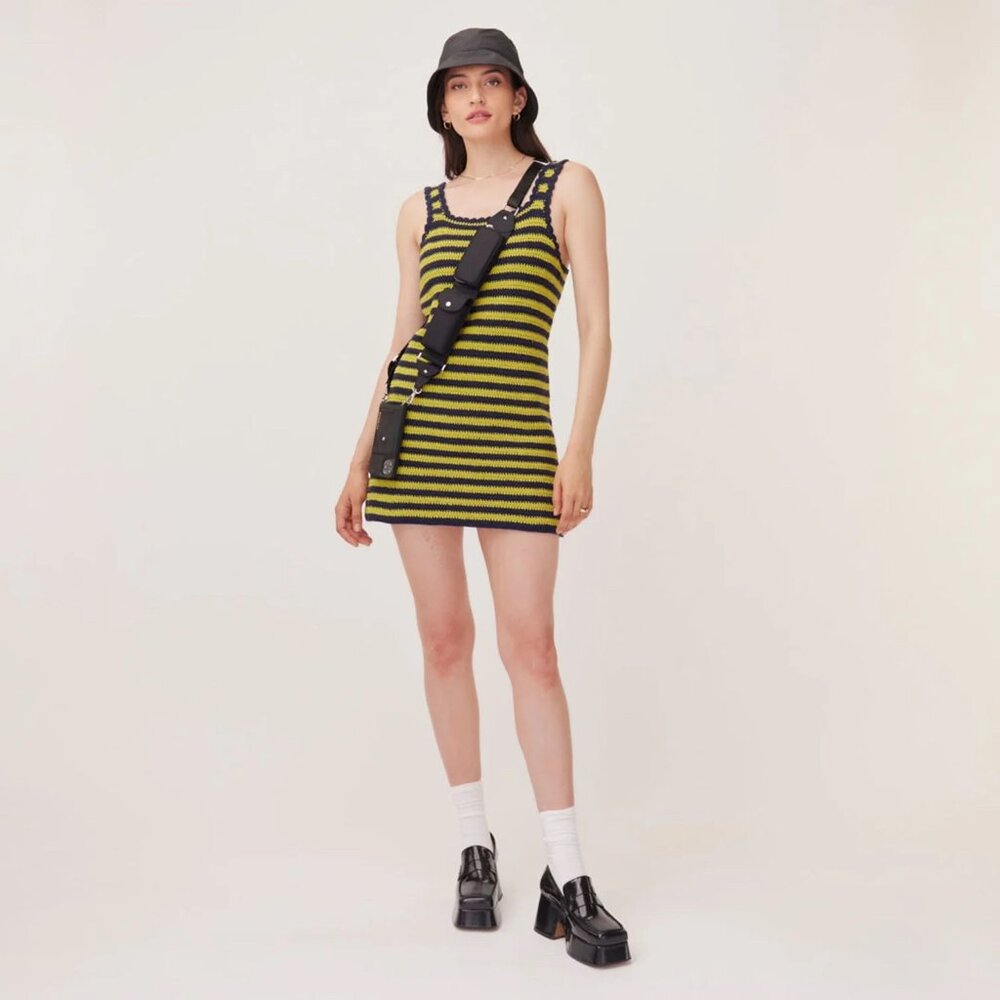 SOLD OUT Style! Like NEW Bandolier Billie Nylon Strap iPhone 13 Pro w/ Bonuses! - Picture 4 of 10